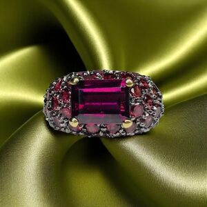 10K Gold -Natural Indian Garnet Cluster Ring - Size 6 -4.5CTTW Garnet Ring -4.4g